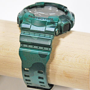 美品稼動品 G-SHOCK  GA-110CM-3AJF グリーンメタリックカモ